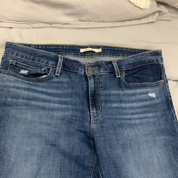 Levi’s 711 Skinny Ankle Jeans - Picture 3 of 6